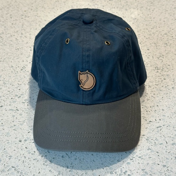 Fjallraven Vidda Cap in Mountain Blue-Basalt - Picture 2 of 8